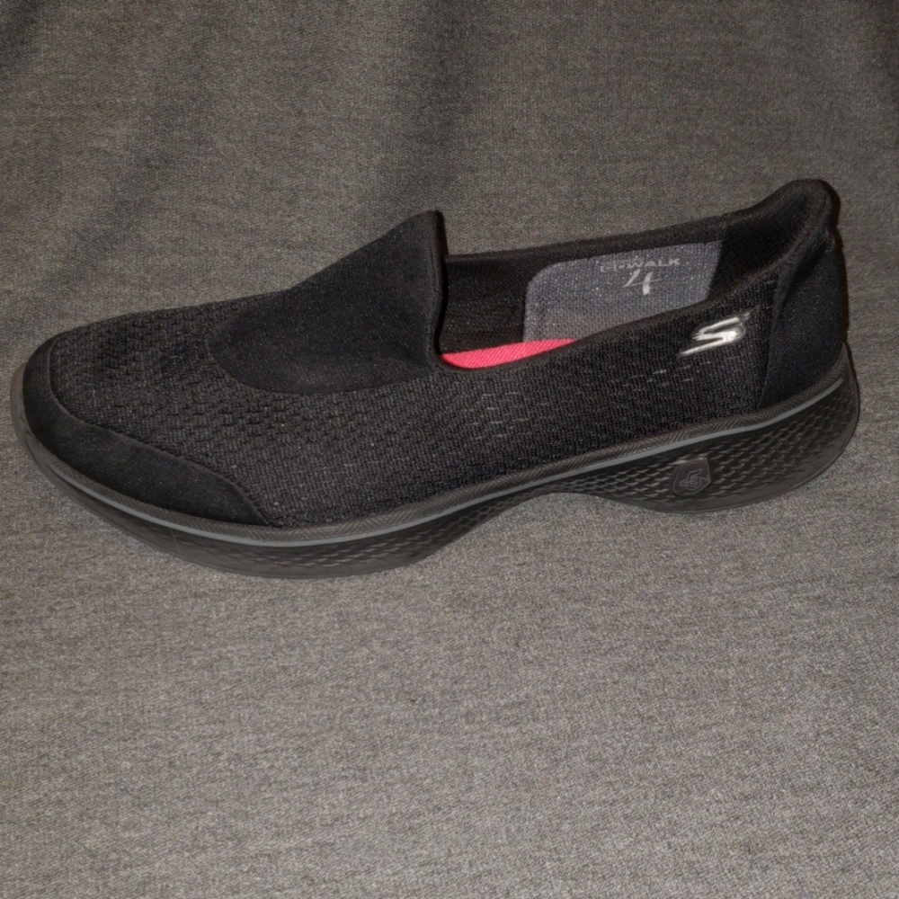 Skechers Women's Black Go Walk 4